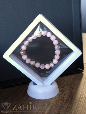 Бяла кутия витрина с гривна от естествен розов преливащ опал 8 мм топче, и кристално топче в 4 цвята, налична 4 размера - MGA1630